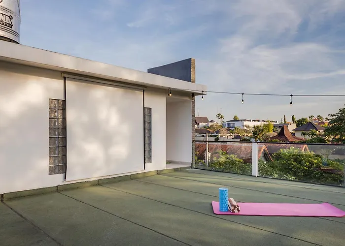Kaizen New Modern 3br Rooftop Cinema Villa
